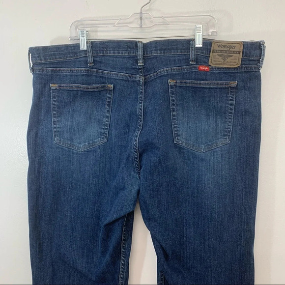 Wrangler Relaxed Fit Jeans Size 42  Straight Leg Inseam 29 Blue Cotton Blend - Picture 5 of 11
